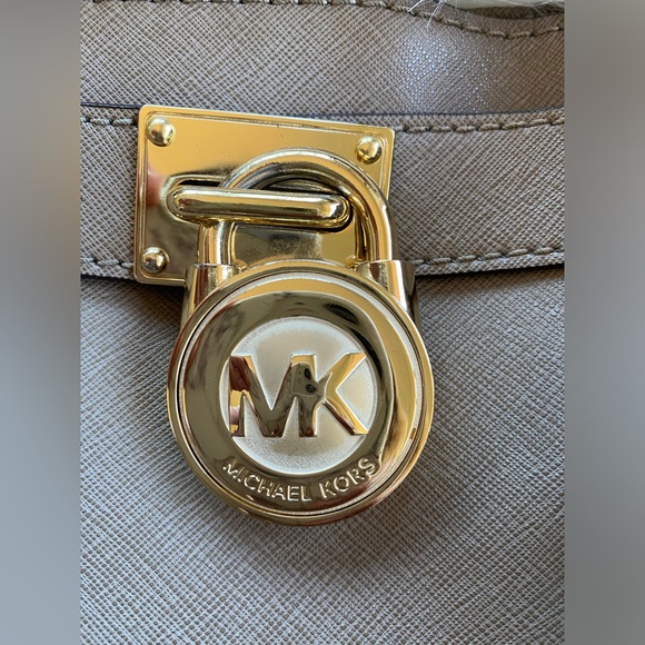 Michael Kors Hamilton Saffiano leather large tote - Picture 9 of 10